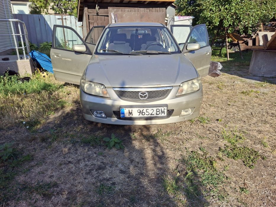 Продавам Мазда 323 f