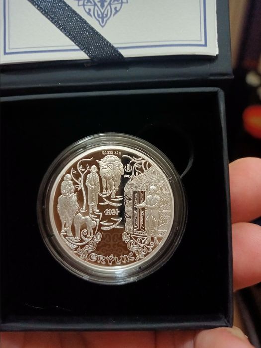 Продам монеты серебро