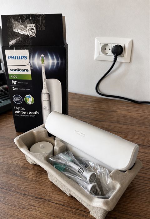 Periuta electrica Philips Sonicare 4100