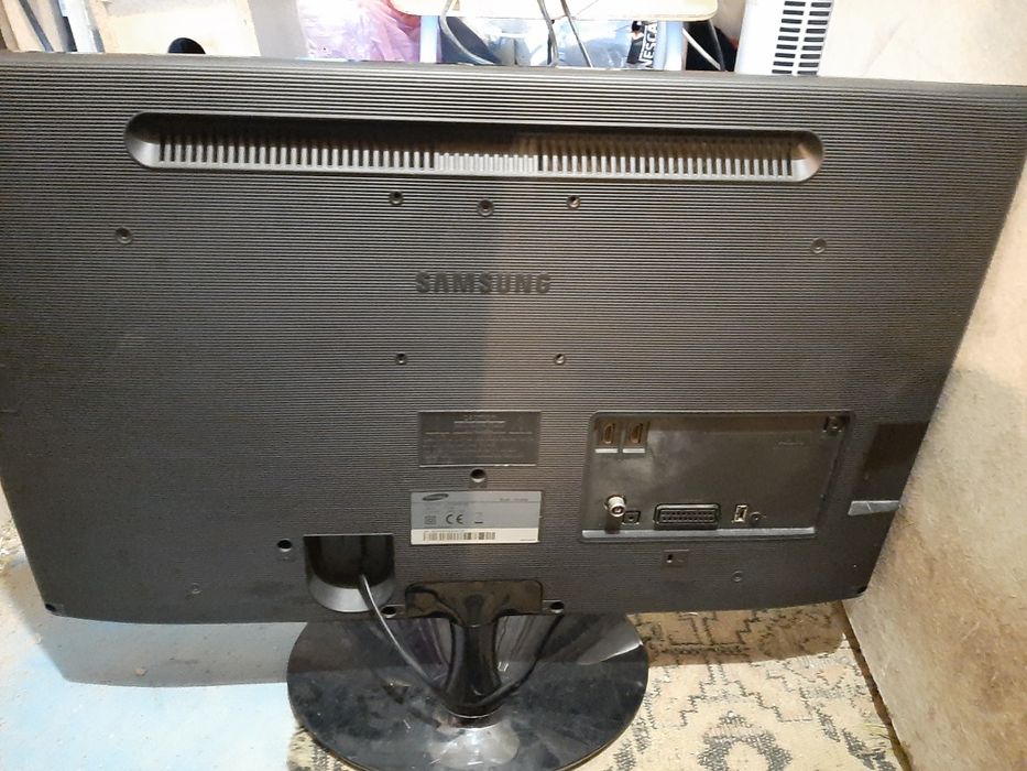 Samsung  27 инча за части