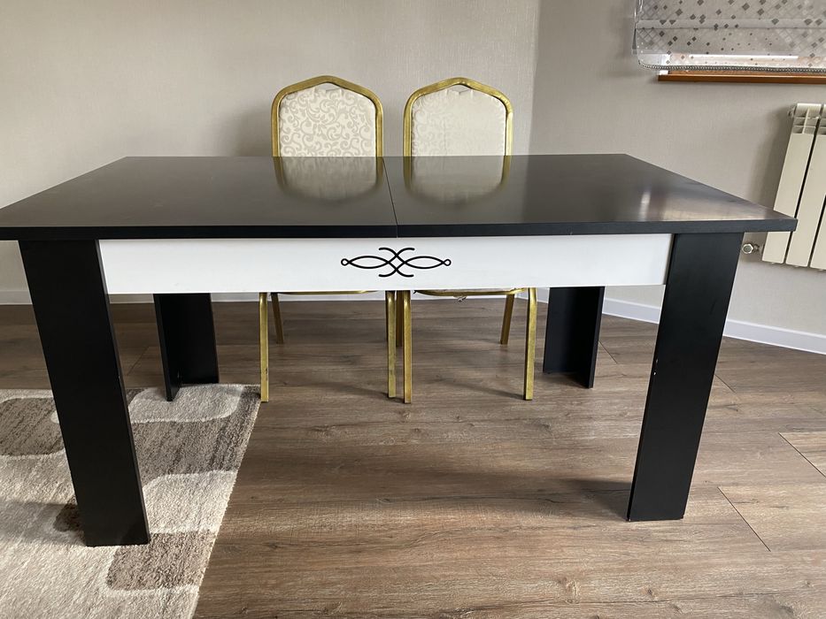 Продам кухонный стол с 12 стульями