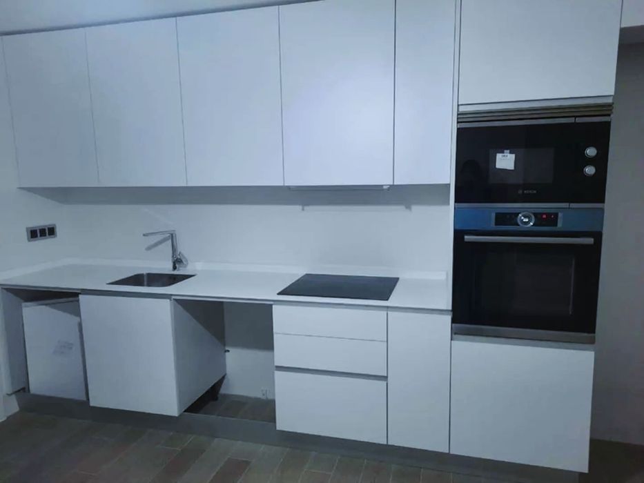 Монтаж-Сгобяване на мебели кухни,спални комплекти, секции, антрета..