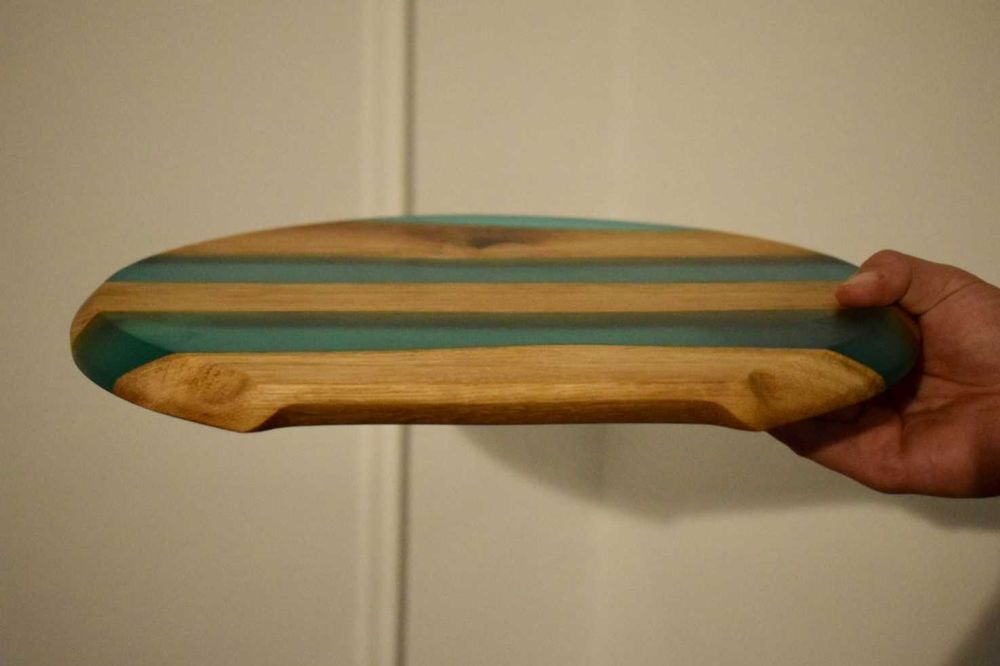 Platou din lemn de stejar si  rășină epoxidică