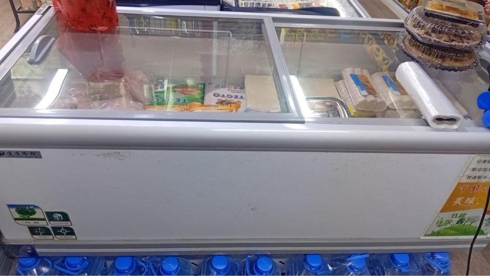 Холодильник в магазин