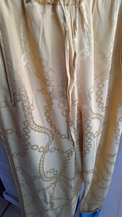 Pantaloni largi, de matase