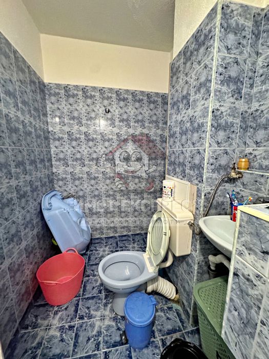 Двустаен апартамент, с изба, панорамна гледка, кв.Запад