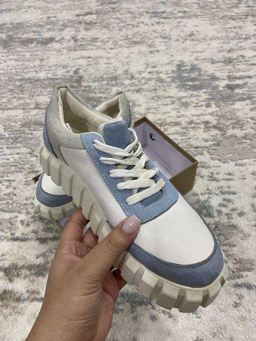 Кросовки новые 39 размер