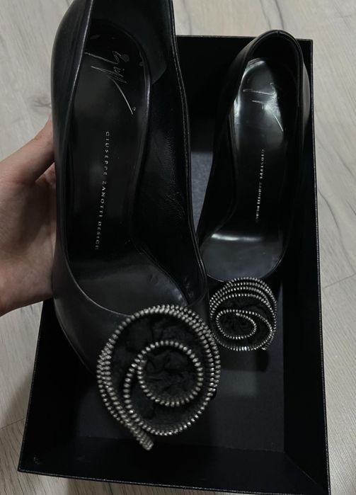 Giuseppe Zanotti>
Tyфли Giuseppe Zanott 38.5