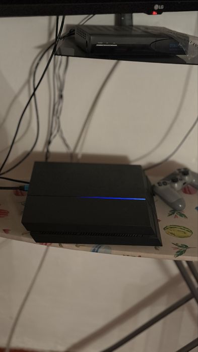 Продается ps4 fat на 500гб