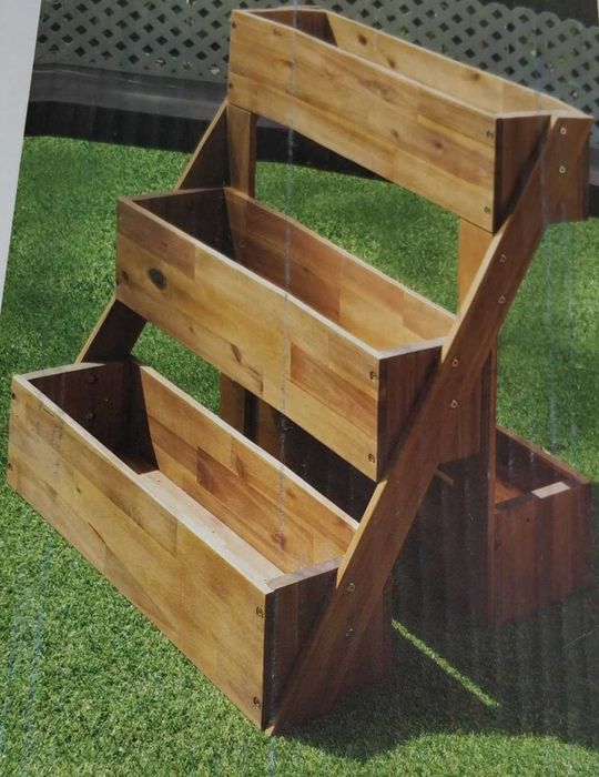 Suport în scări pentru flori