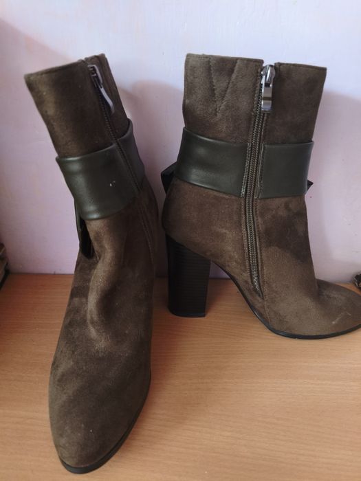 Продам сапожки и туфли