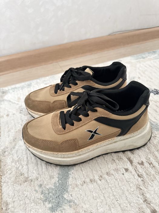 Продам кроссовки Kinetix