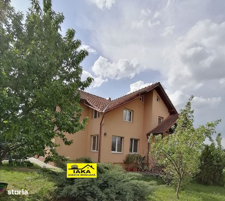 Zona Dumbravei, casa superba cu 10 ari teren