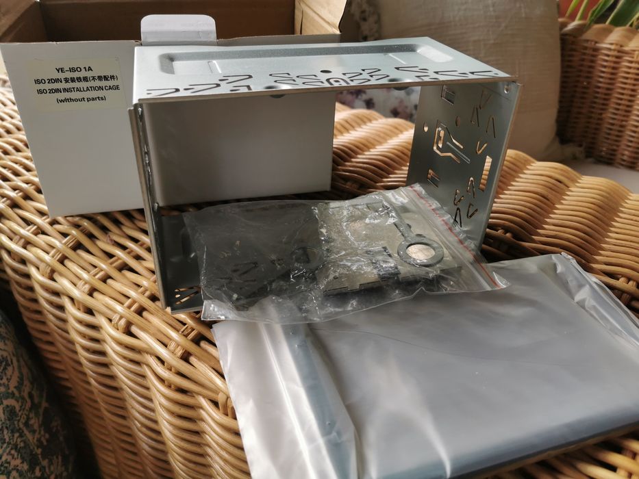 Carcasa Metalica pentru multimedia auto