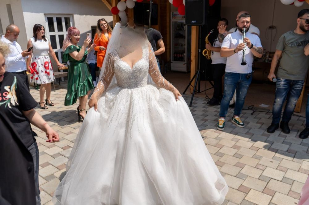 Rochie alba mireasa