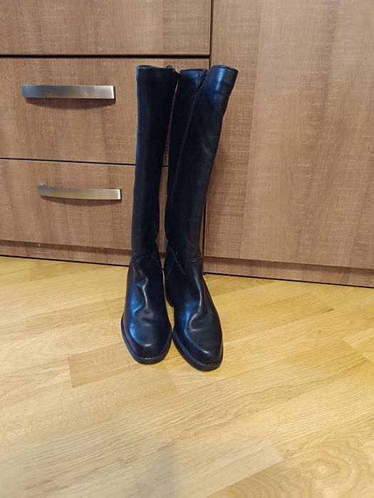Cizme din piele negre
