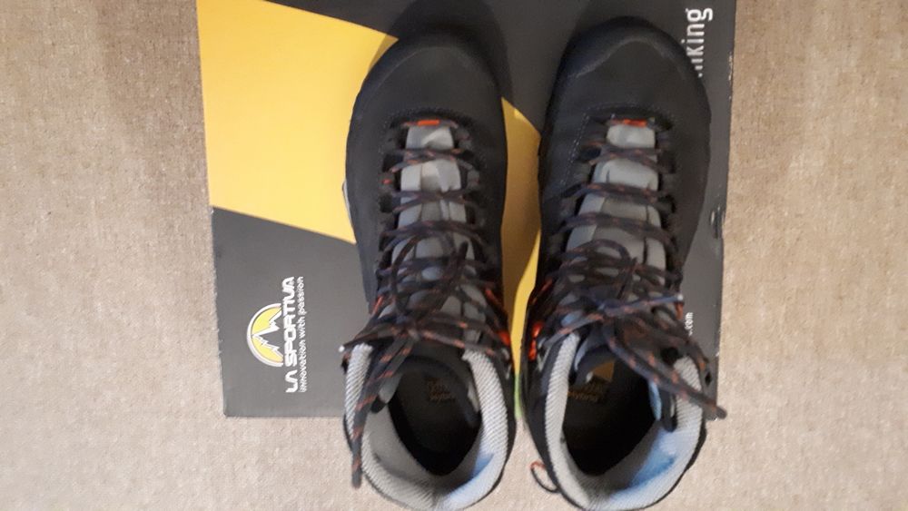 Bocanci trekking damă La Sportiva TX 5 GTX