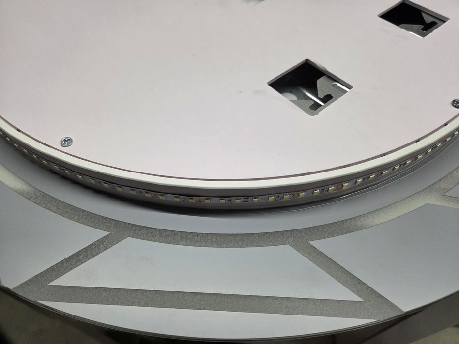 КРЪГЛО ОГЛЕДАЛО С LED осветление