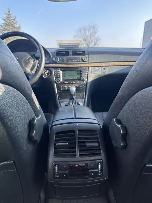 Mercedes E320 2003г