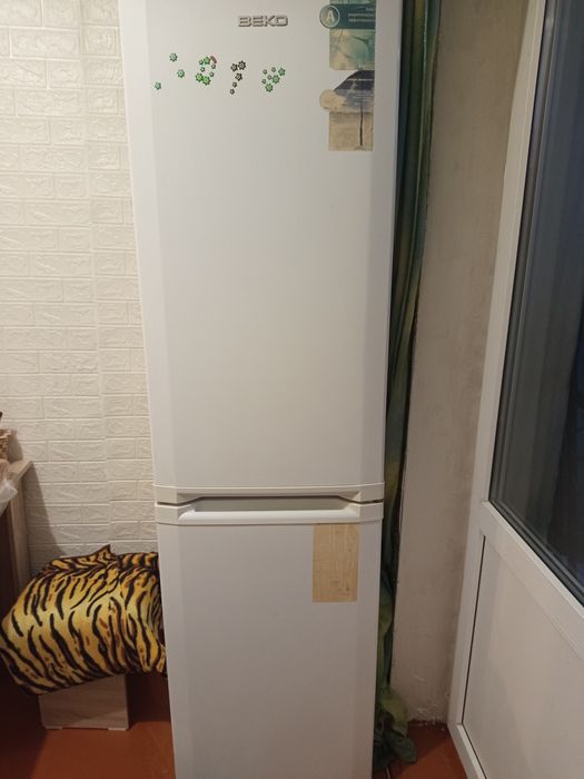 холодильник не рабочий, на запчасти