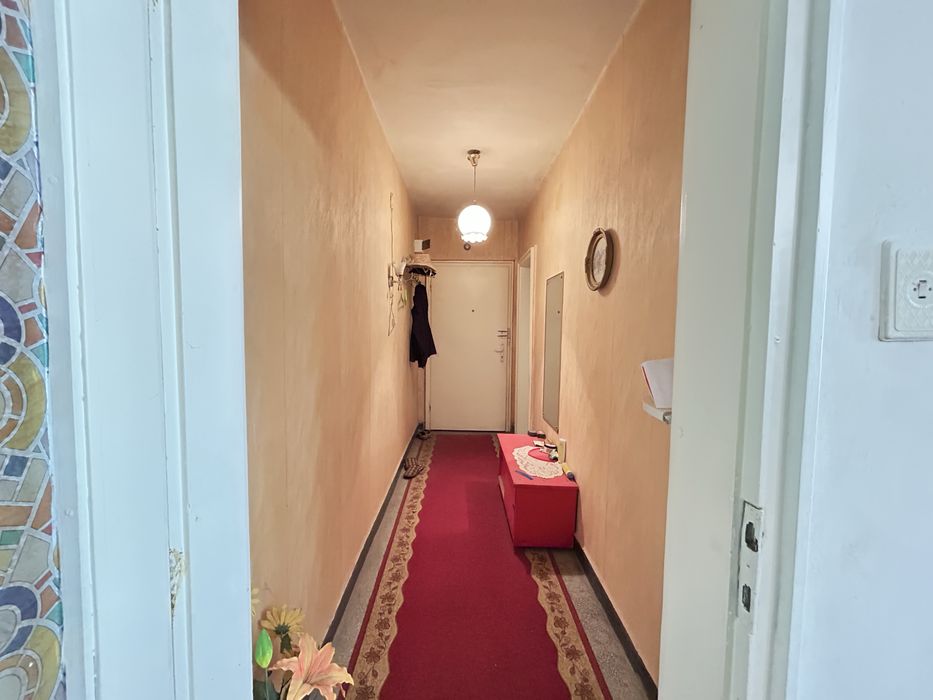 Имоти Силистра продава двустаен апартамент в центъра