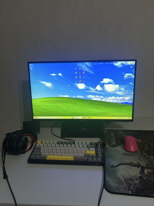Продаю Компьютер игровой все в комплекте отдам стол на усматрение
