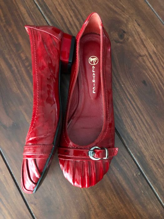 Beatrice Лачени балерини/пантофки от еко кожа на нисък ток