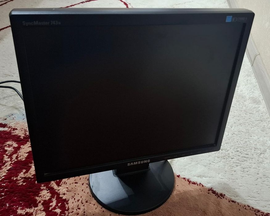 Монитор 17" Samsung SyncMaster 743N (VGA)