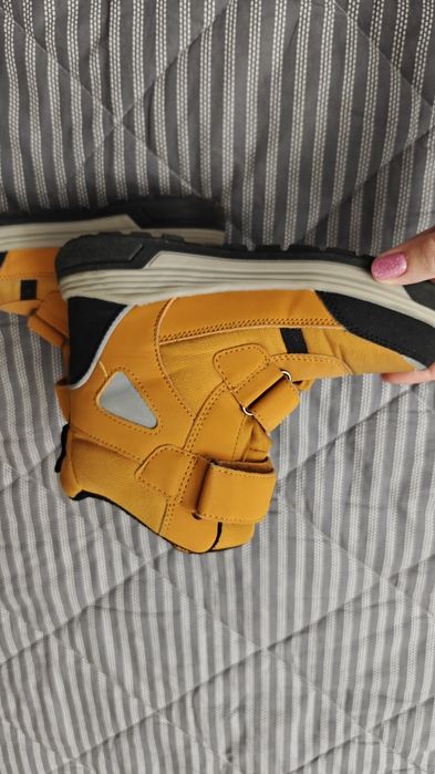 Продам сапоги зимние на мальчикаOldos