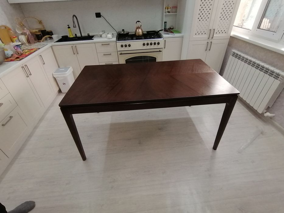 Стол и стулья в наличии