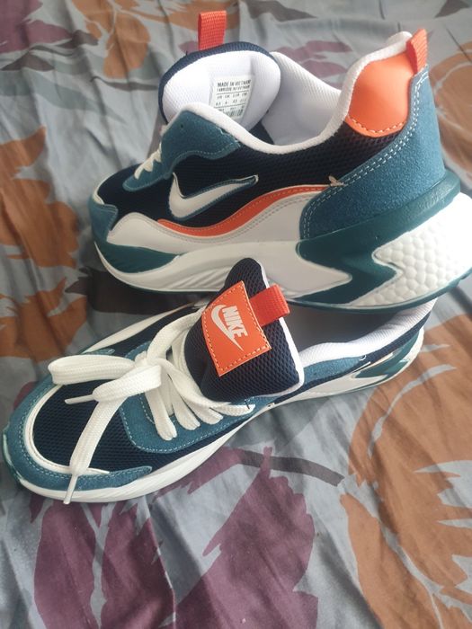 Нови  маратонки Nike