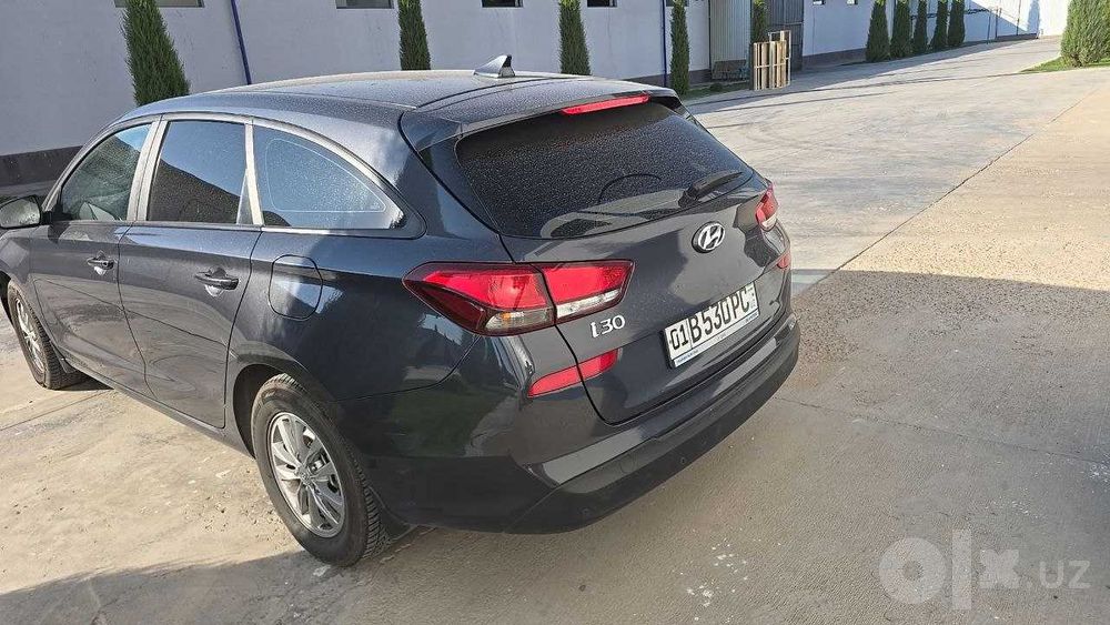 Hyundai i30 sotiladi yaxshi holatda 2022 yil