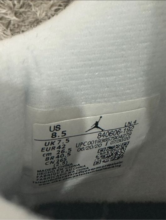 Air Jordan 4 "White Cement"