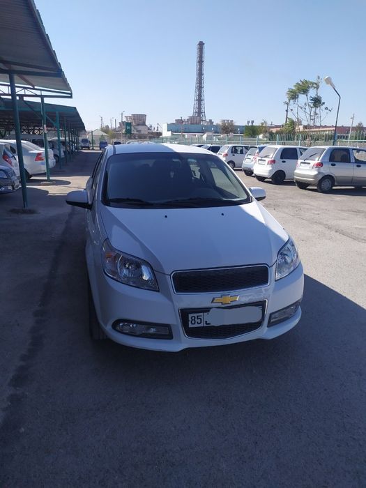 Продаю Nexia 3, свой