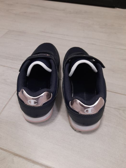 Детски маратонки Champion като нови