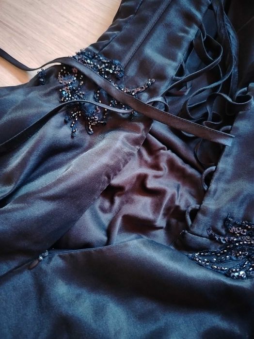 Бална тъмно синя рокля