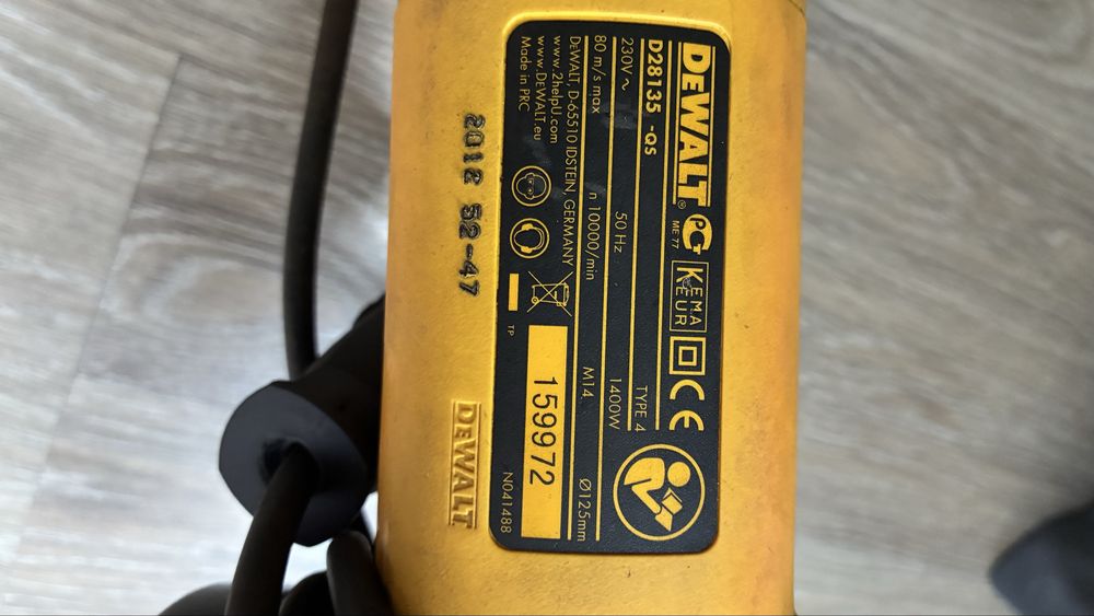 Dewalt болгарка инструмент
