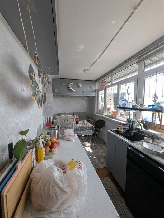 Срочно! Продаю 4+1/5/5 на улице БИЙ 3 минуты до метро