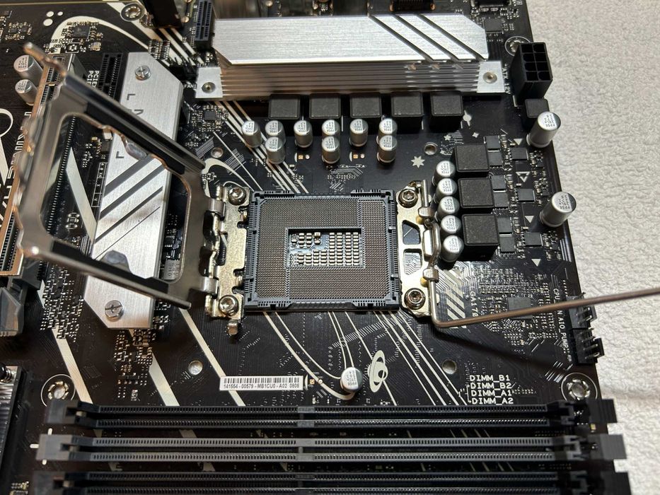 Placa baza Asus H770-PLUS DDR4 | Garantie | Socket 1700