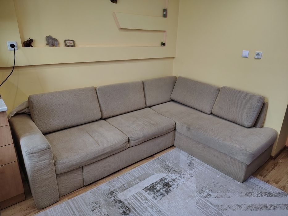 Продавам ъглов диван