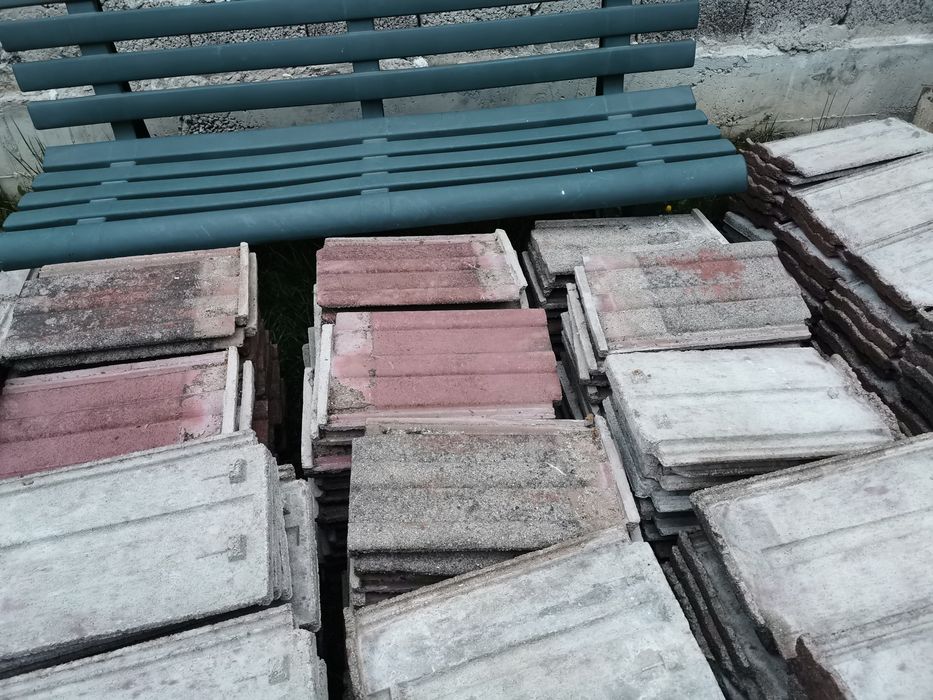 Vând țiglă ciment / beton