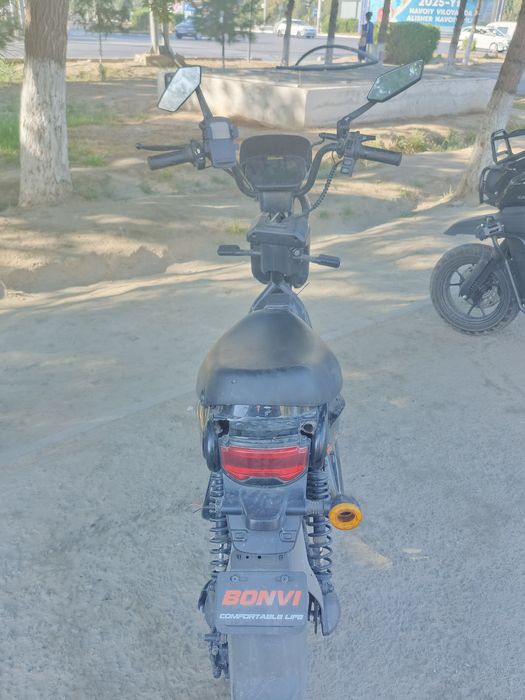 Elektron skuter sotiladi