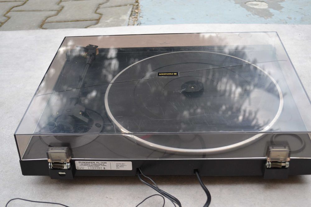 Pick up Pioneer PL 335
