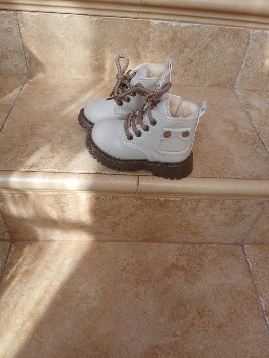 Нови детски боти 23 номер
