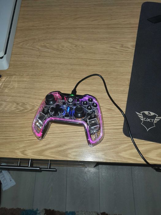 USB жичен геймпад за PC и Android