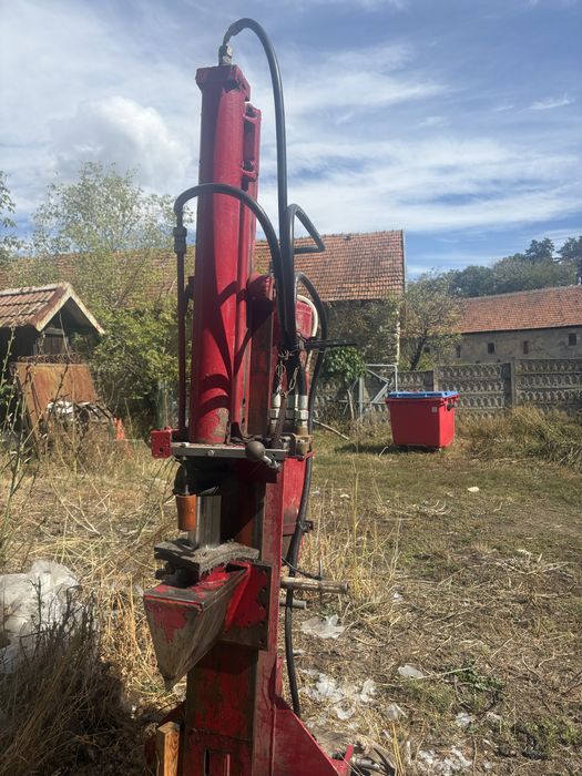 Crepator de lemne dupa tractor priza