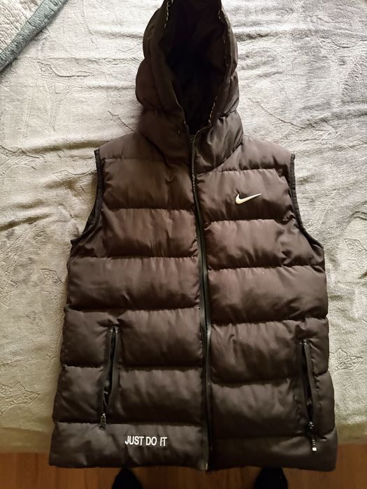 Nike мъжки пухен елек с качулка – черен, отлично състояние