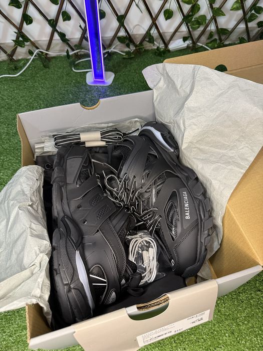 Balenciaga Track cu Led