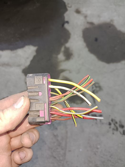 Разъем на гитару