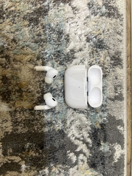 Использованный Аirpods pro (Использована 1 месяц)